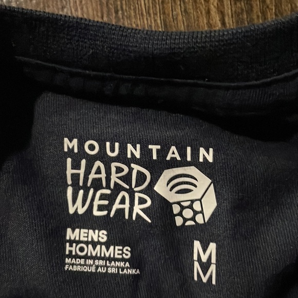 Mountain Hardwear shirt - Picture 2 of 4